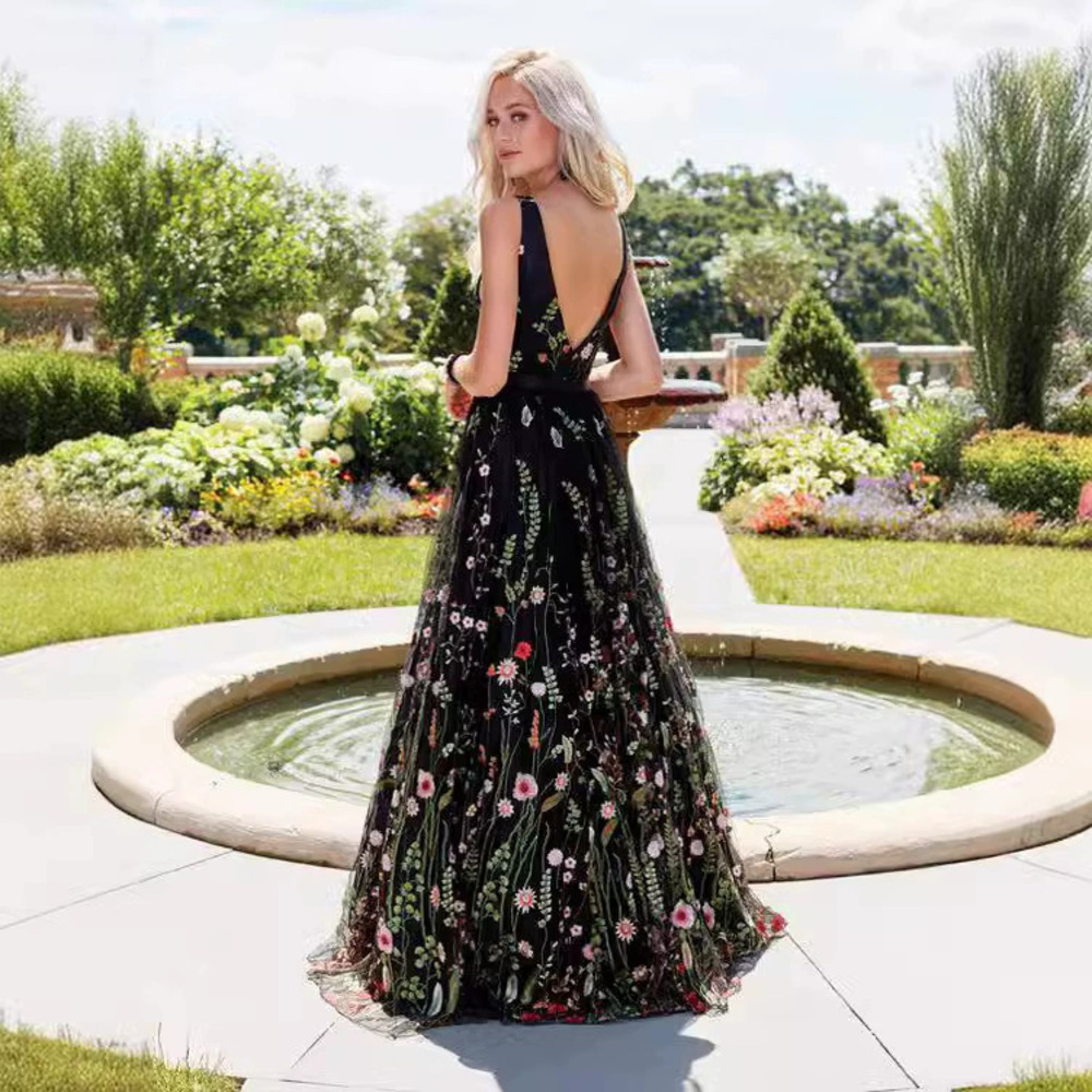 ZARA Sexy Deep V Sleeveless Embroidered Backless Ball Gown - Picture 3 of 6